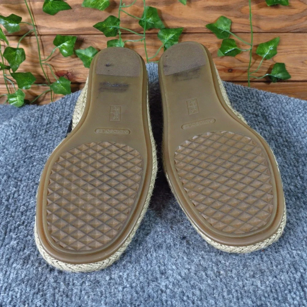 AEROSOLES solitaire canvas